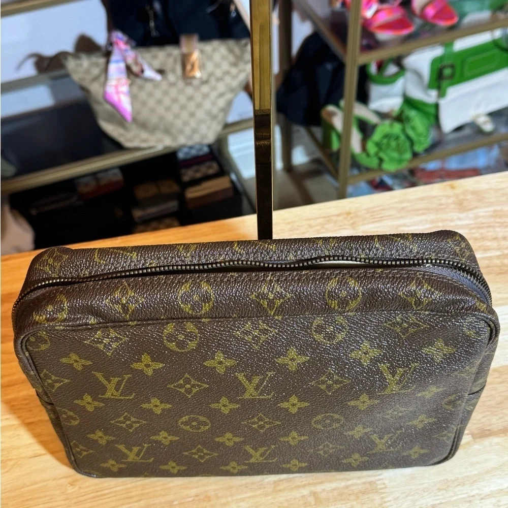 AUTHENTIC Louis Vuitton Monogram Trousse Bag